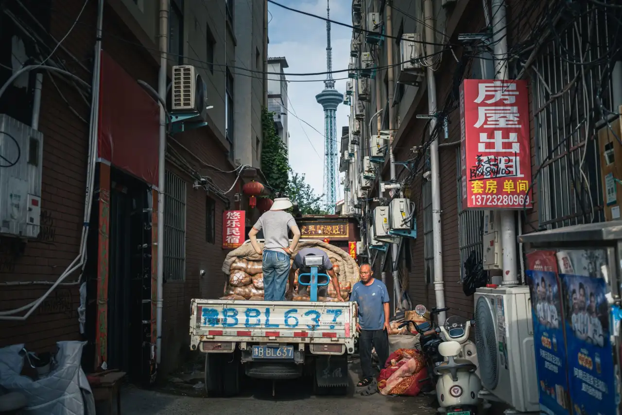 艾灸与拔罐怎么选？正佴健康理疗店解析两种传统理疗手法的适用场景