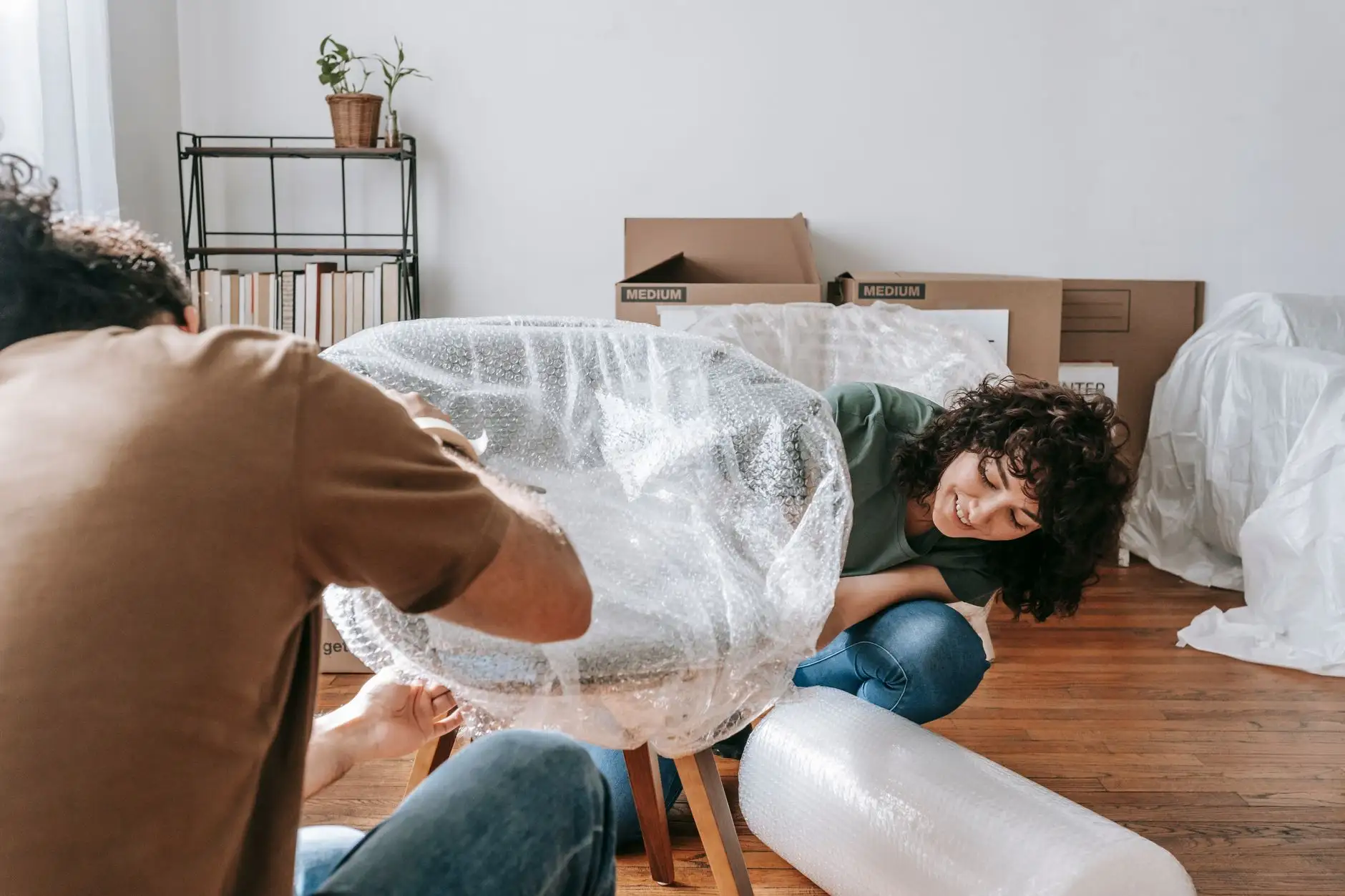 艾灸拔罐与经络调理的区别：重庆亚健康人群如何选择理疗项目