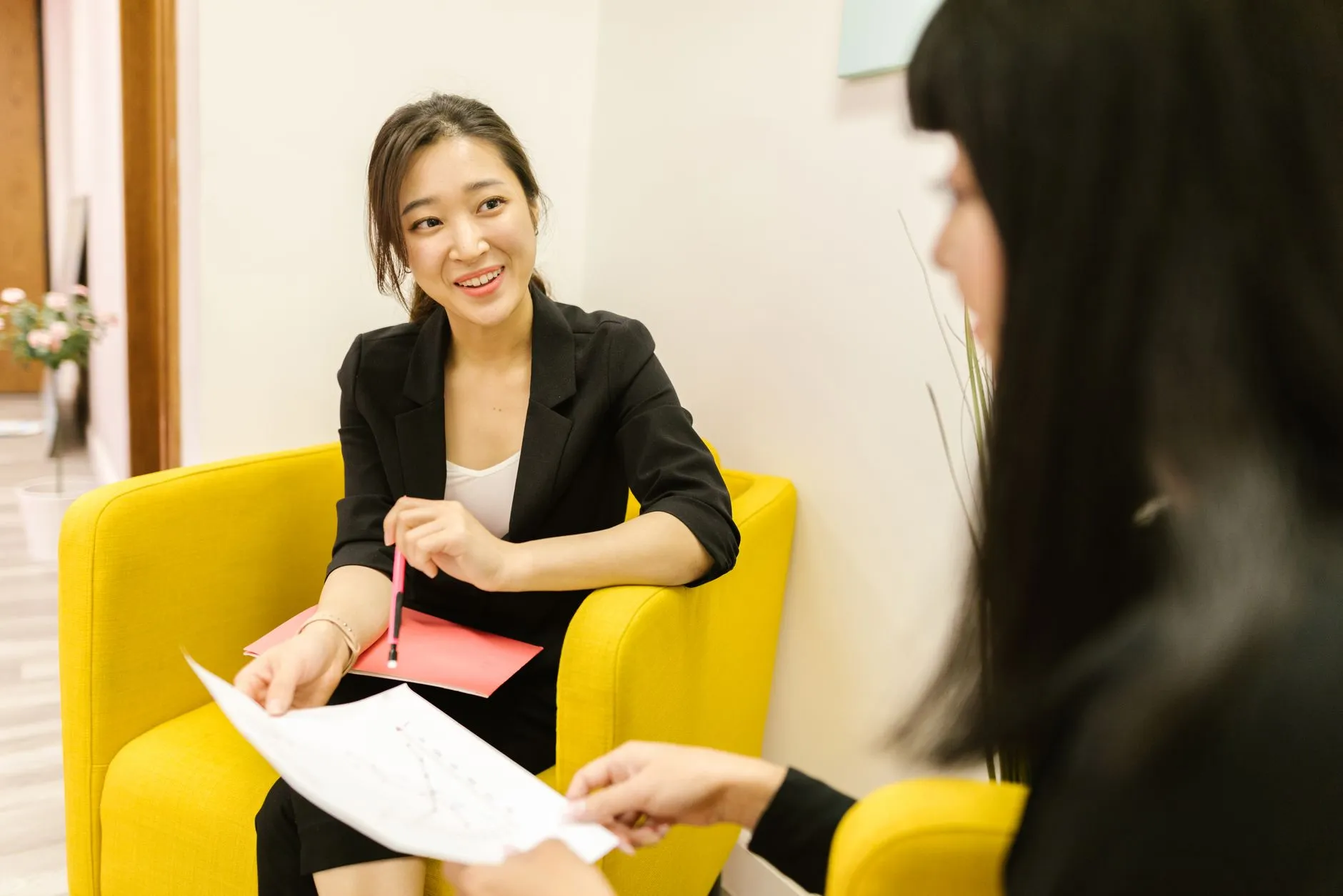 正佴健康理疗店推拿按摩与艾灸拔罐组合服务技术解析