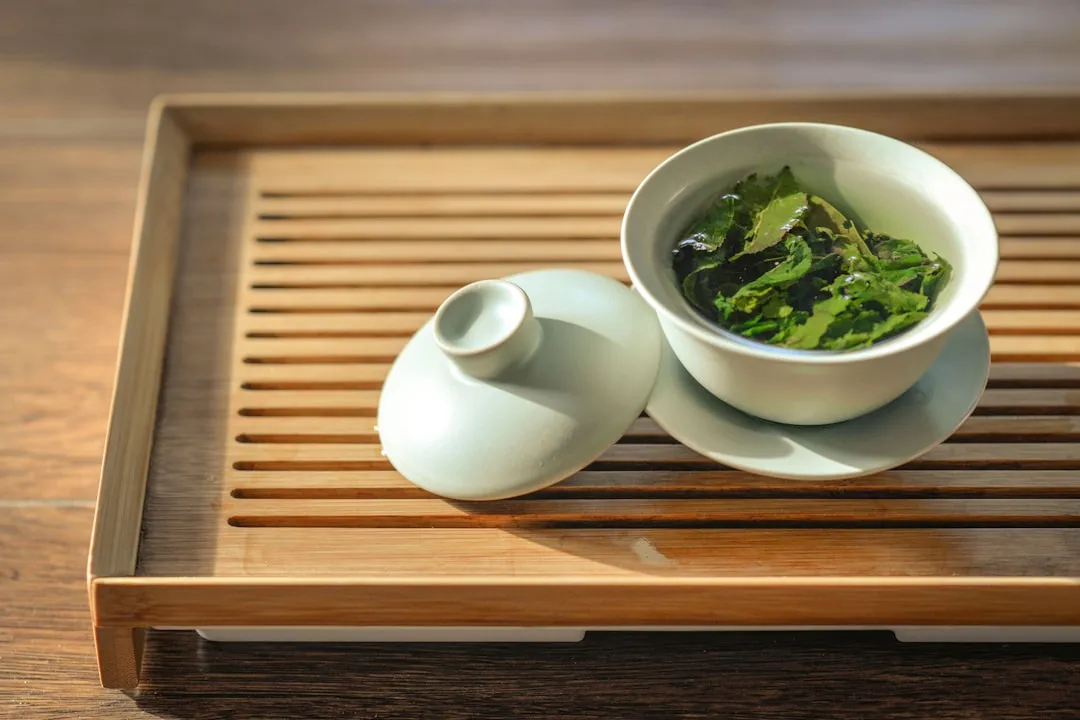 艾灸与拔罐结合调理：改善中老年慢性疲劳的理疗方案解析